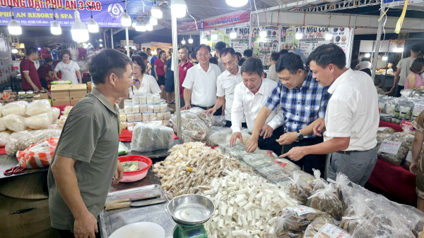 Kết nối giao thương, mở rộng thị trường tiêu thụ sản phẩm OCOP và đặc sản vùng miền